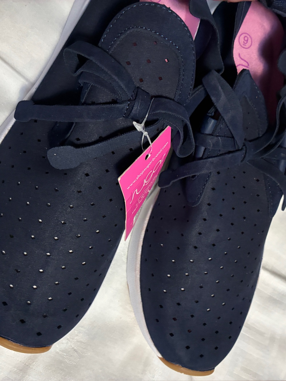 Navy Breathable  Lace-Up Sneakers women’s Sugar Brand 9 New - Picture 4 of 8